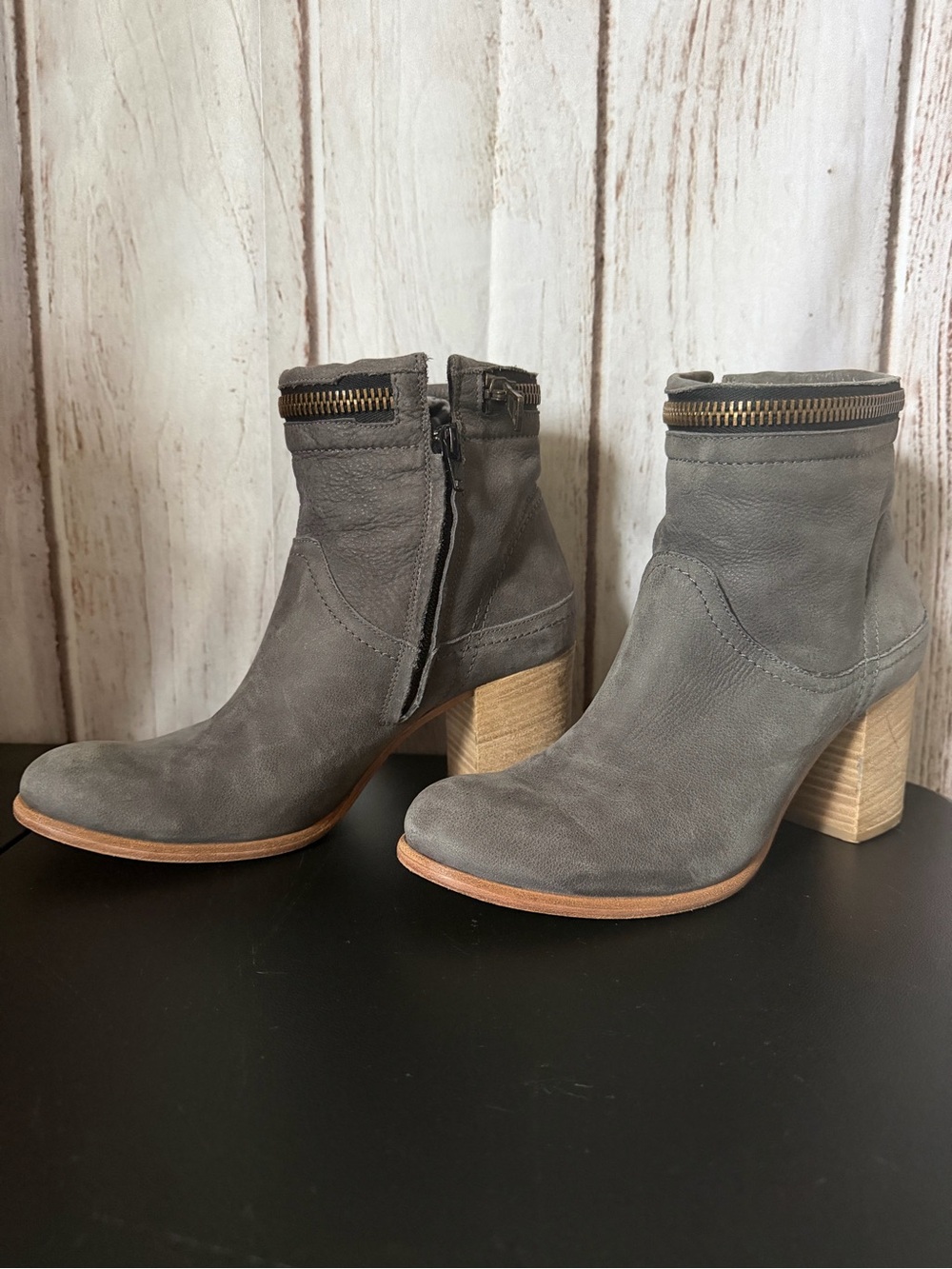 Cordani Gray Leather Ankle Boots with Zipper Detail Made in Italy Size 40